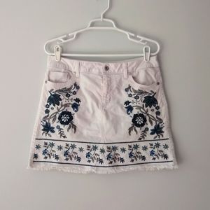 Altar'd State White Denim Mini Skirt, Blue Embroidered Flowers & Fringed Hem , M